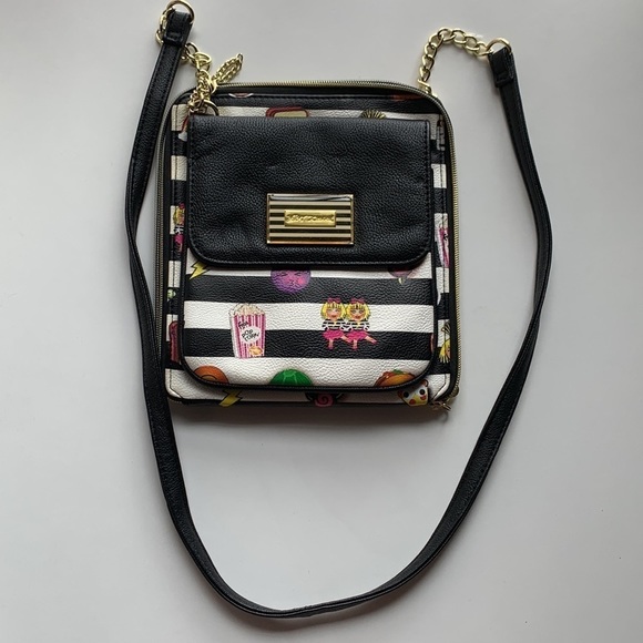 BETSY Johnson Crossbody Bag - Picture 4 of 17